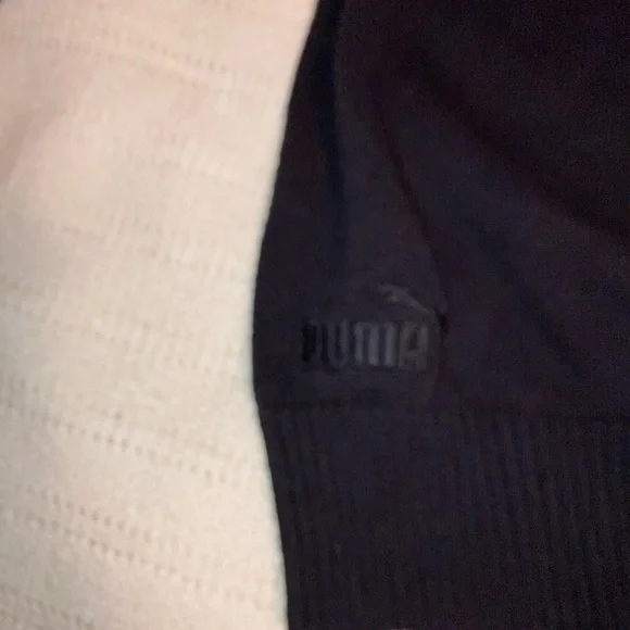 Puma Men’s extra large black cotton Ferrari sweater inpristine condition
